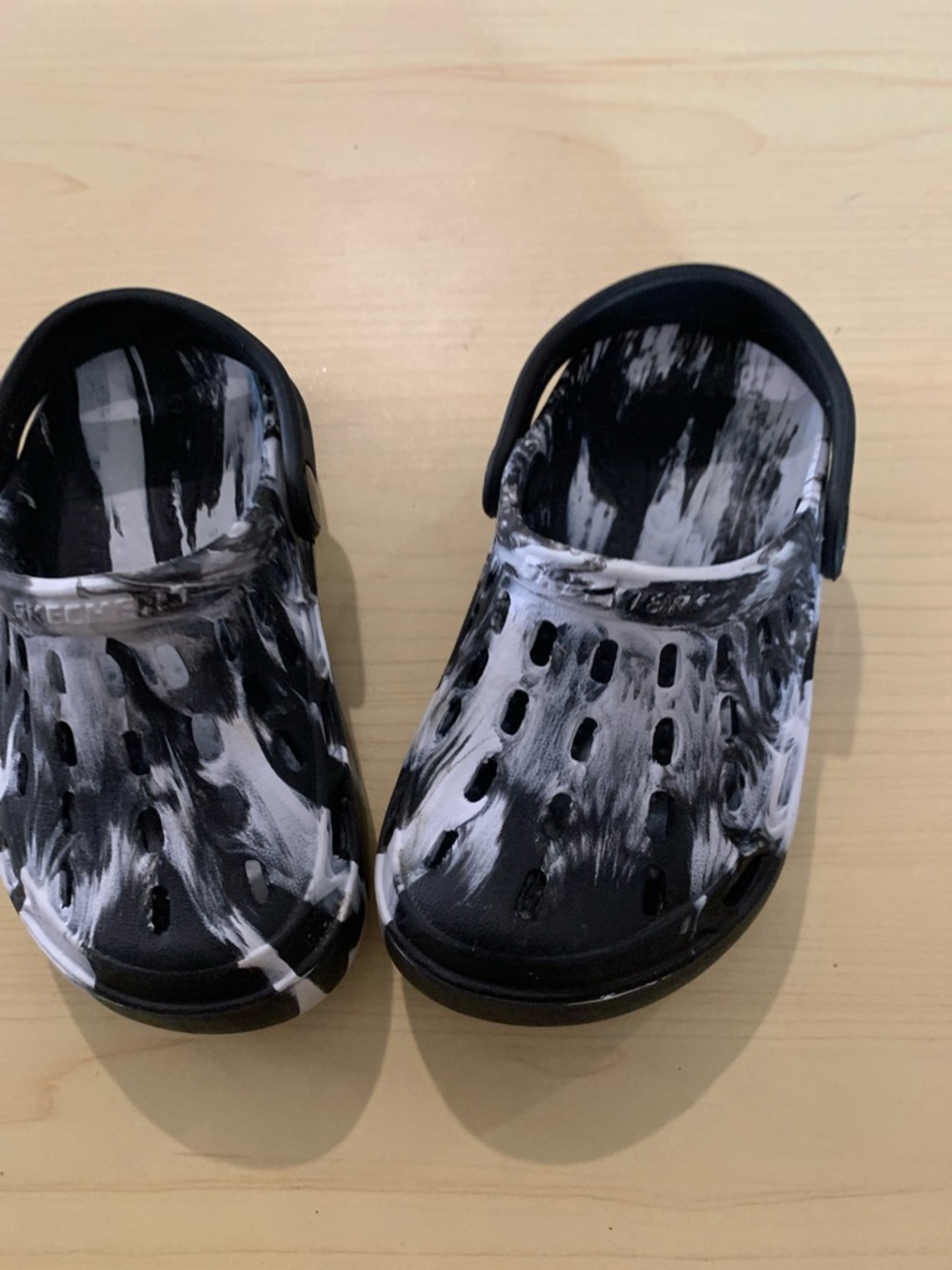 Kids Black & White Tie-Dye Clog Shoes - Crocs-style